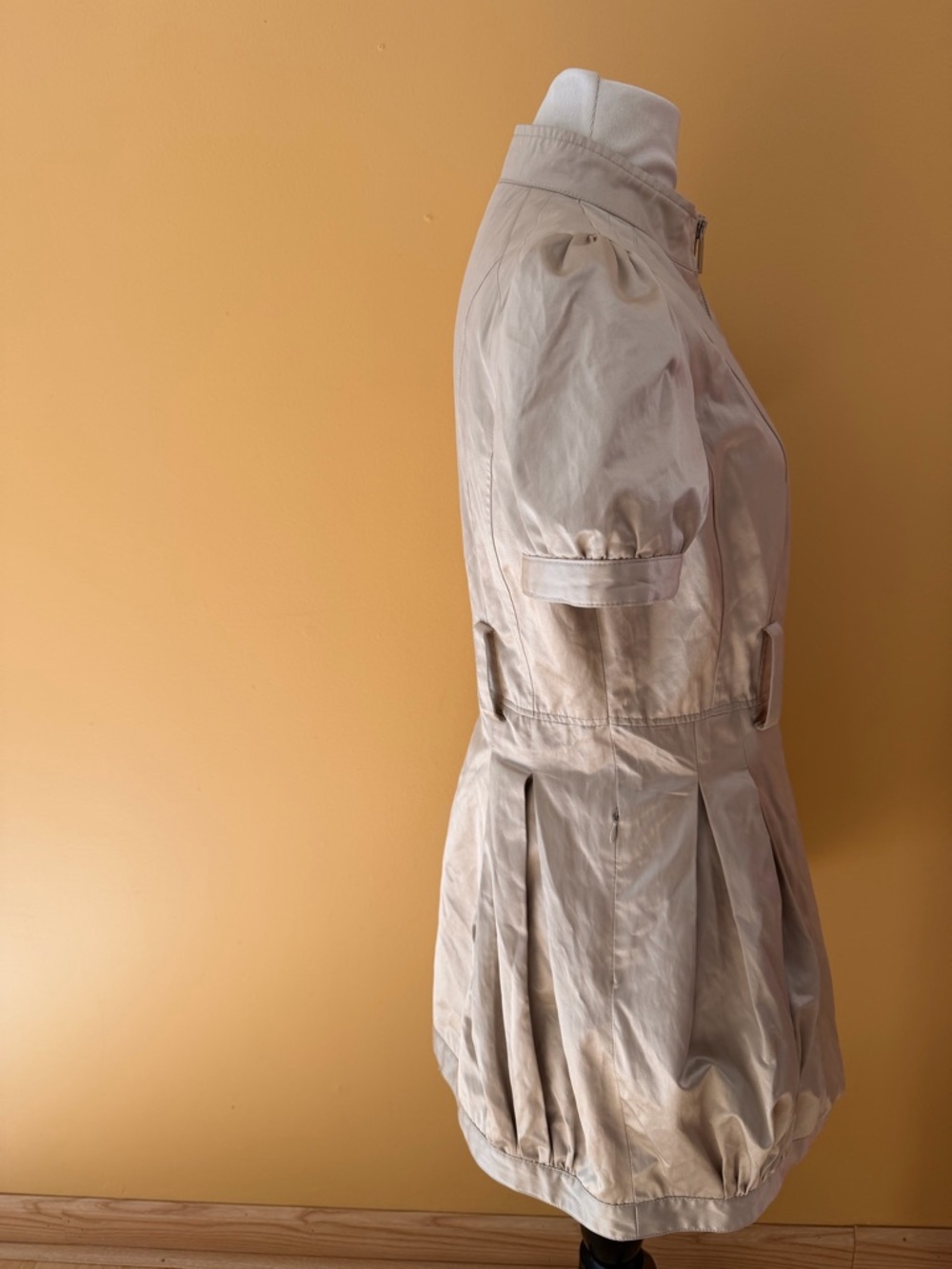 Bebe Beige Short-Sleeve Zip Front Bubble Dress M couture look - Picture 4 of 7